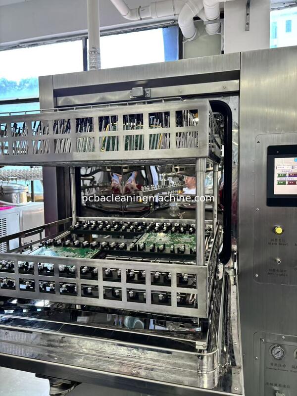 PCBAの汚れを取り除く 化学清掃剤を使用する SME-5600T 主な用途 車用電子機器 PCBA 軍用PCBA 航空宇宙PCBA テレコムPCBA 医療機器 PCBA デジタルメーター PCBA マシンFeatu